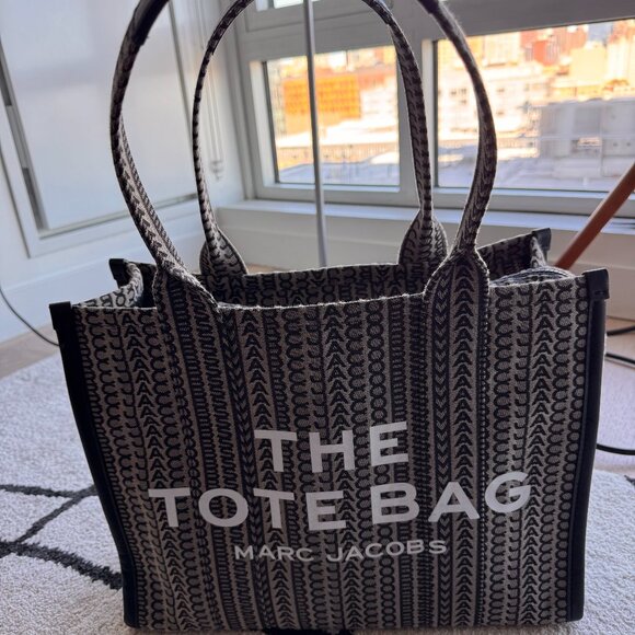 MARC JACOBS – The Monogram Jacquard Large Tote Bag - Picture 1 of 4